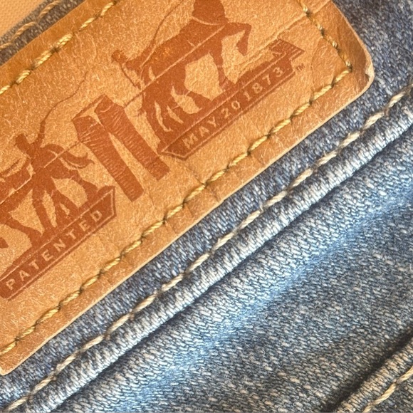 LEVI’S Women’s‎ 529 Curvy Bootcut Denim Jeans W28 L32 EUC Medium Wash - Picture 9 of 12